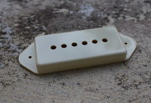 Load image into Gallery viewer, Montreux Guitars Vintage Cream Dog Ear P90 Pickup Cover 50mm (2)
