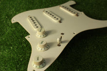 Load image into Gallery viewer, The Revival Pickups RPS1 Vintage Classic Pickup 50s Pickguard Assembly AB06
