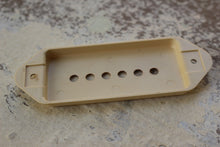 Load image into Gallery viewer, Aged P90 Dogear Pickup Cover Cream 49.2mm
