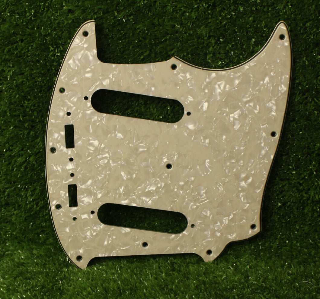 Mustang Pickguard For Vintage 60s USA Fender  - Aged Cream Pearloid