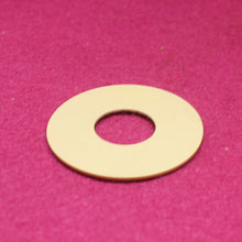 Load image into Gallery viewer, Aged Montreux Guitars 59 Les Paul Cream Toggle Plate. M09
