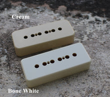 Load image into Gallery viewer, Montreux Guitars Vintage Cream Soapbar P90 Pickup Cover 50mm (2)
