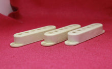 Load image into Gallery viewer, 1954 Fender Stratocaster Polystyrene Bakelite Pickup Covers Set
