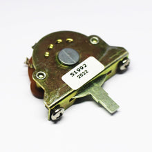 Load image into Gallery viewer, Oak Grigsby Pickup Selector Blade Switch - 3 Way
